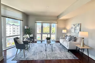 699 John St, Seattle, WA 98109 - Photo 2