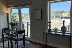 699 John St, Seattle, WA 98109 - Photo 10