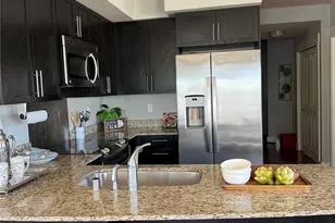 699 John St, Seattle, WA 98109 - Photo 12