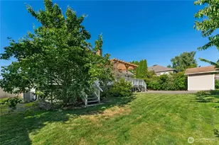 1203 N 36th St, Renton, WA 98056 - Photo 32