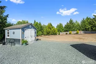 208 Lilly Ln, Mount Vernon, WA 98274 - Photo 34