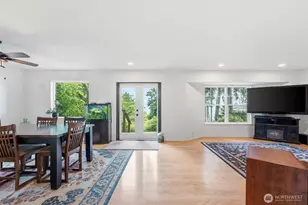 11209 Riviera Dr, Anderson Island, WA 98303 - Photo 10