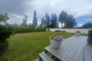 317 Teresa St, Camano Island, WA 98282 - Photo 32