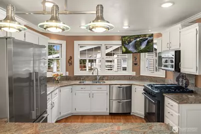 17409 113th Avenue NE, Bothell, WA 98011 - Photo 2