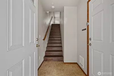 527 Neff Circle, Burlington, WA 98233 - Photo 2