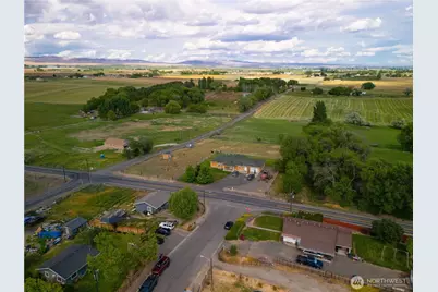 1811 Beam Road, Granger, WA 98932 - Photo 12