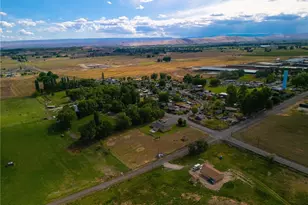 1811 Beam Rd, Granger, WA 98932 - Photo 16