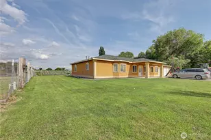 1811 Beam Rd, Granger, WA 98932 - Photo 4