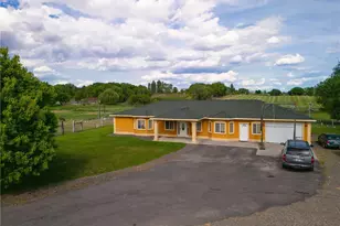 1811 Beam Rd, Granger, WA 98932 - Photo 2