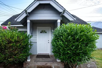 2220 Summit Avenue, Everett, WA 98201 - Photo 2