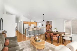 2432 Dexter Ave N, Seattle, WA 98109 - Photo 4