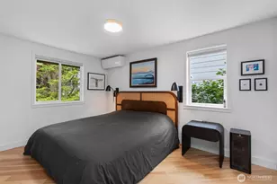 2400 E Howell St, Seattle, WA 98122 - Photo 16