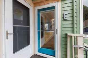 2400 E Howell St, Seattle, WA 98122 - Photo 2