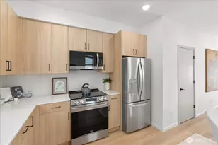 10338 Wallingford Ave N, Seattle, WA 98133 - Photo 8