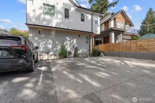 10338 Wallingford Ave N, Seattle, WA 98133 - Photo 20