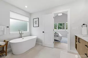 12426 NE 90th St, Kirkland, WA 98033 - Photo 22