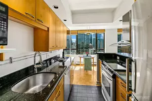 2201 3rd Ave, Seattle, WA 98121 - Photo 12