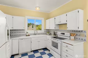 8395 NE Oddfellows, Bainbridge Island, WA 98110 - Photo 12