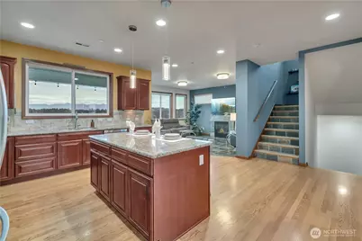 10908 177th Avenue Ct E, Bonney Lake, WA 98391 - Photo 8