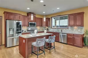 10908 177th Ave Ct E, Bonney Lake, WA 98391 - Photo 6