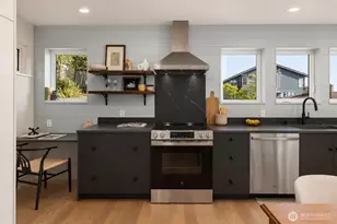 909 32nd Ave S, Seattle, WA 98144 - Photo 2