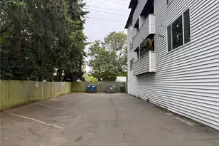 555 N 105th St, Seattle, WA 98133 - Photo 22