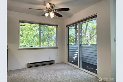 555 N 105th Street, Seattle, WA 98133 - Photo 4