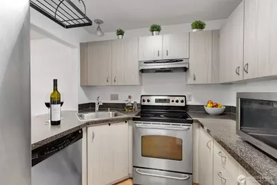 5300 Harbour Pointe Boulevard #310F, Mukilteo, WA 98275 - Photo 8