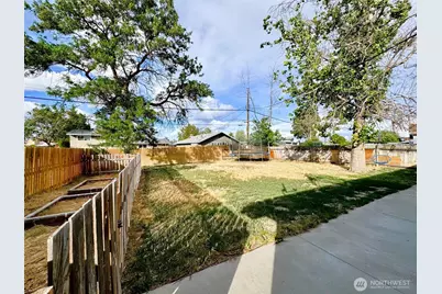 1103 S Evergreen Drive, Moses Lake, WA 98837 - Photo 24