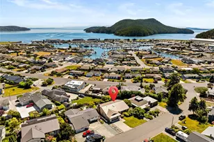 5305 Sterling Dr, Anacortes, WA 98221 - Photo 2