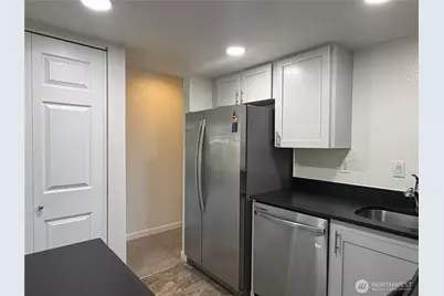 4800 200th Street SW #E201, Lynnwood, WA 98036 - Photo 12