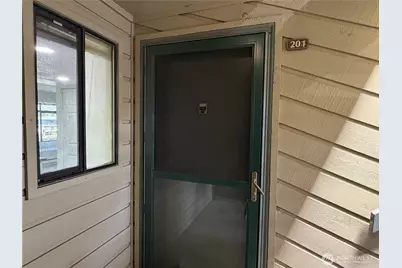 4800 200th Street SW #E201, Lynnwood, WA 98036 - Photo 2