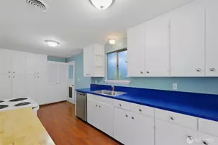 712 NE 198th St, Shoreline, WA 98155 - Photo 16