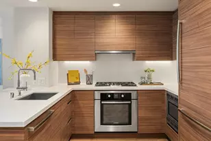 588 Bell St, Seattle, WA 98121 - Photo 12