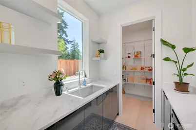 24225 SE 26th Place, Sammamish, WA 98075 - Photo 10