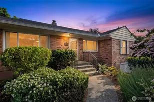 4015 NE 58th St, Seattle, WA 98105 - Photo 2