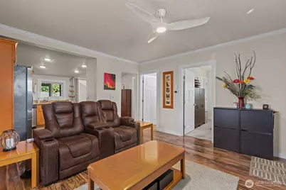 12419 20th Avenue S, Seattle, WA 98168 - Photo 2