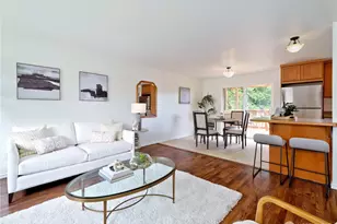10417 NE 142nd St, Kirkland, WA 98034 - Photo 4