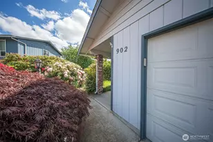 902 195th St Ct E, Spanaway, WA 98387 - Photo 4