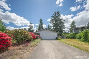 902 195th St Ct E, Spanaway, WA 98387 - Photo 2