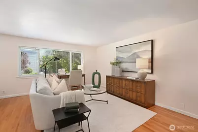 9515 Linden Avenue N, Seattle, WA 98103 - Photo 12