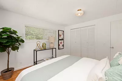 9515 Linden Avenue N, Seattle, WA 98103 - Photo 22