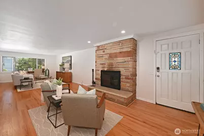 9515 Linden Avenue N, Seattle, WA 98103 - Photo 16