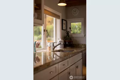 1210 E Shelby Street #G, Seattle, WA 98102 - Photo 10