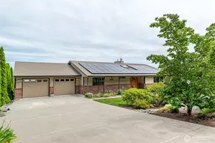 4115 Mitchell Dr, Anacortes, WA 98221 - Photo 2