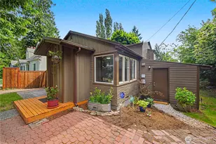 15504 11th Ave NE, Shoreline, WA 98155 - Photo 2