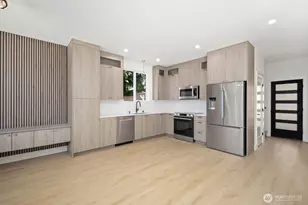 11744 Dayton Ave N, Seattle, WA 98133 - Photo 4