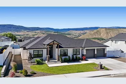 2590 Parkette Street SE, East Wenatchee, WA 98802 - Photo 2