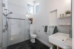 3033 NE 92nd St, Seattle, WA 98115 - Photo 34