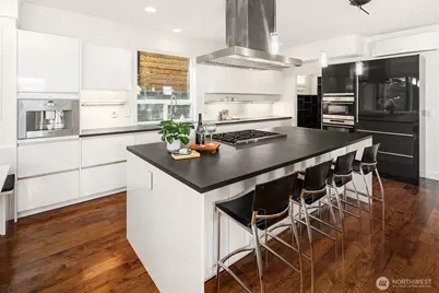 2607 W Newton Street, Seattle, WA 98199 - Photo 10